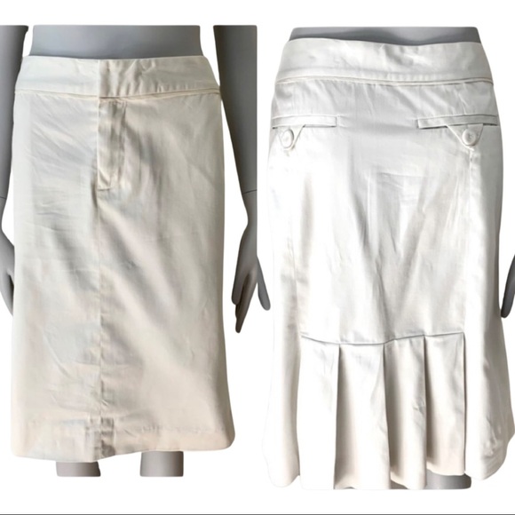 Marc Jacobs Dresses & Skirts - MARC BY MARC JACOBS Pencil Skirt With Pleats on Back 100% Cotton Sateen White